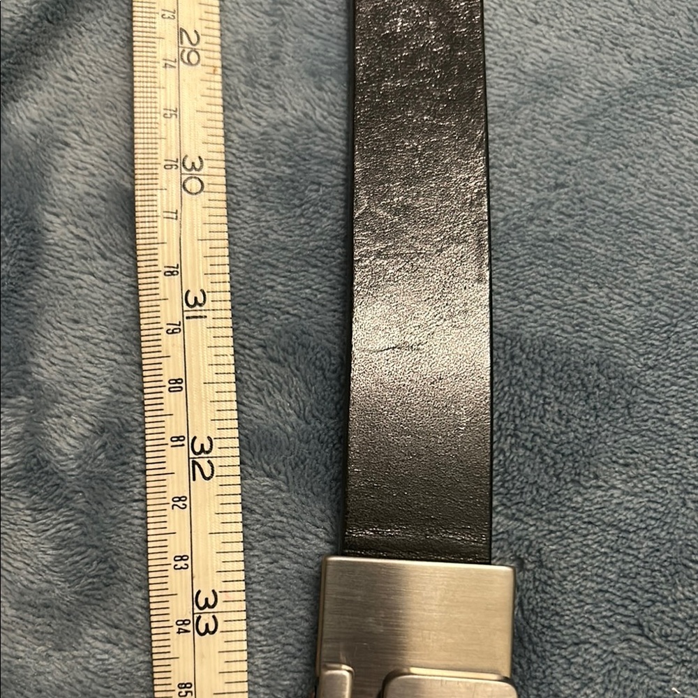 Women’s Gucci Black Leather Belt with pewter color Buckle. 1” wide - Picture 9 of 9